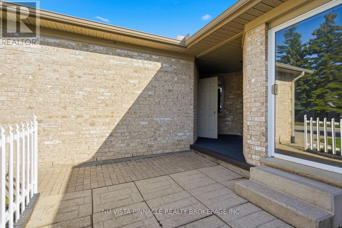 #13 825 SHELBORNE STREET - 6