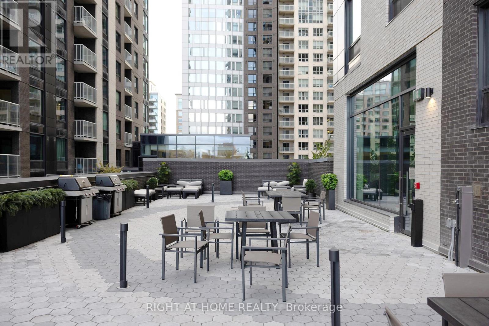 #2508 180 GEORGE STREET - 29