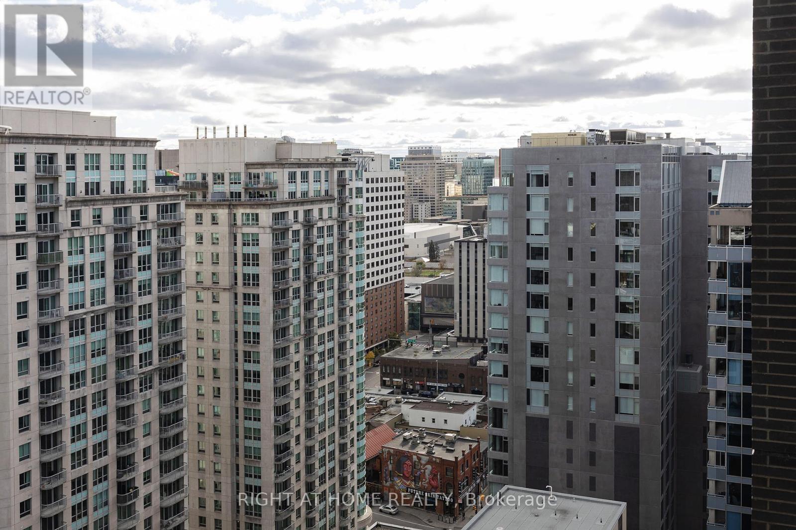 #2508 180 GEORGE STREET - 38