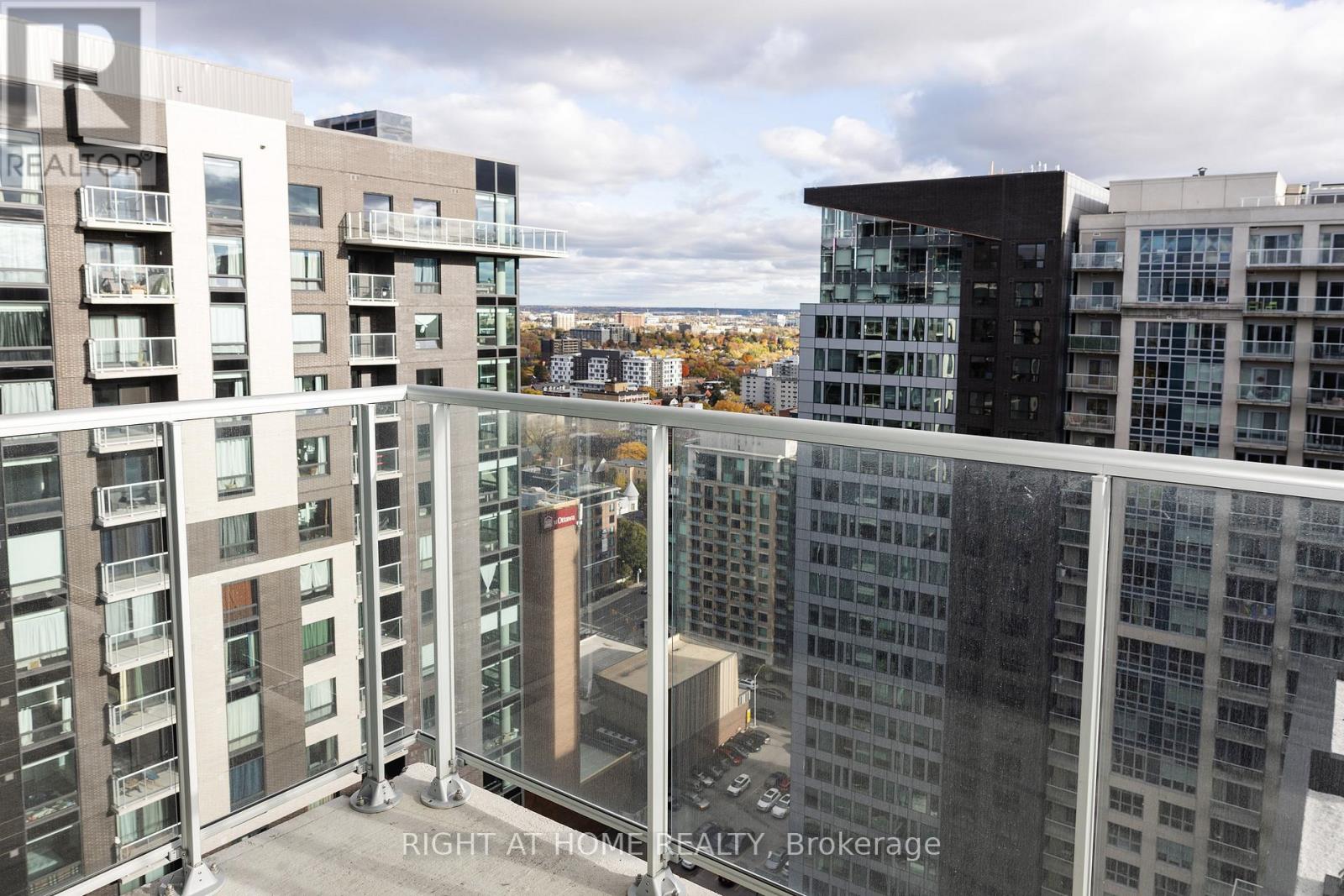 #2508 180 GEORGE STREET - 40