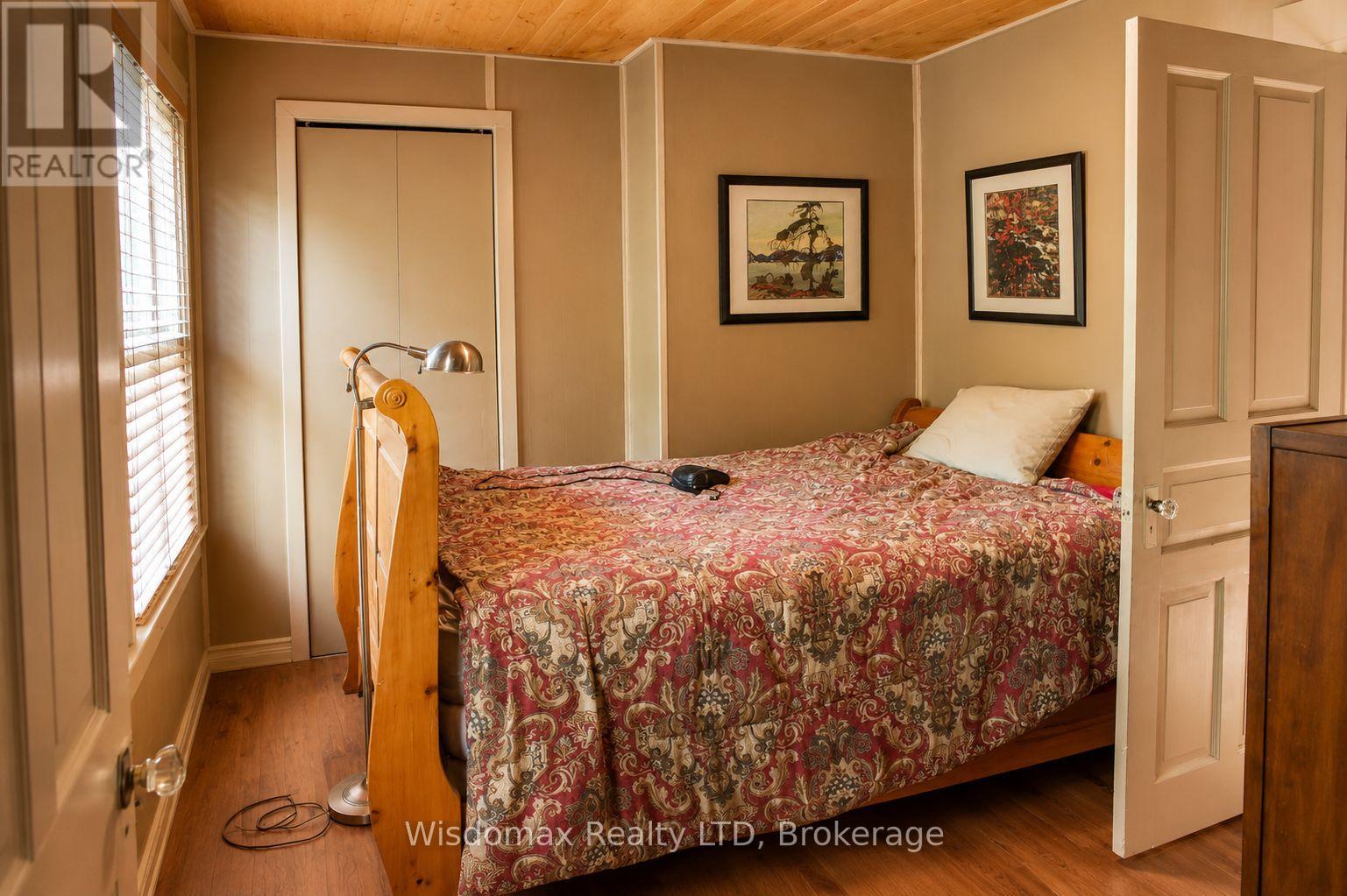 10 ROSE AVENUE - 18