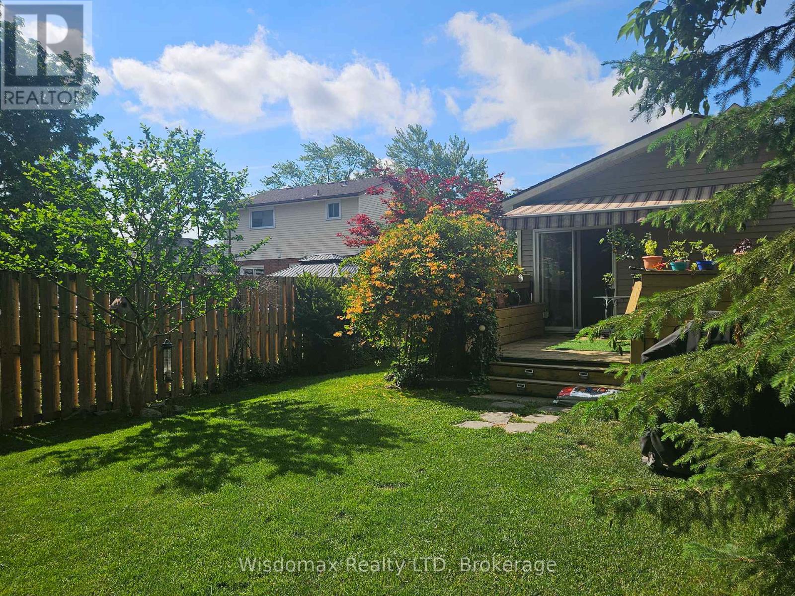 10 ROSE AVENUE - 33
