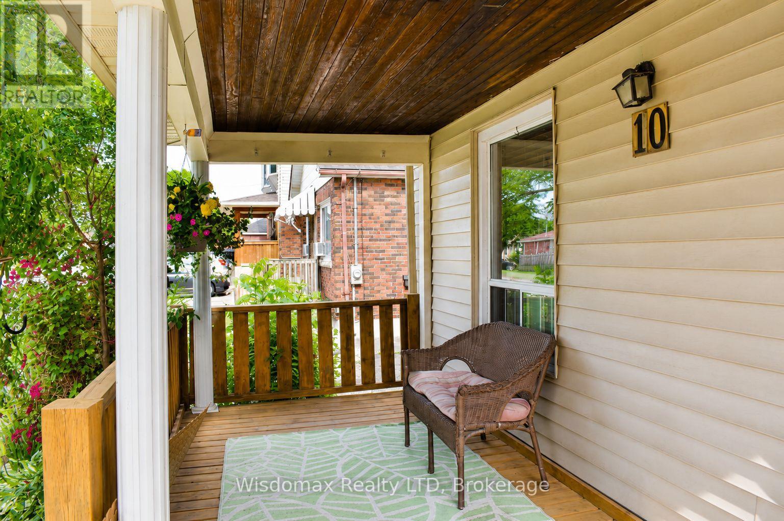 10 ROSE AVENUE - 6