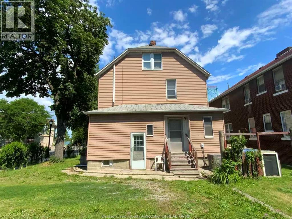 2995 UNIVERSITY AVE W - 1