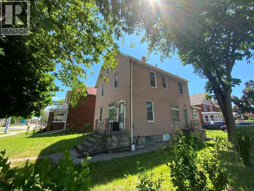 2995 UNIVERSITY AVE W - 3