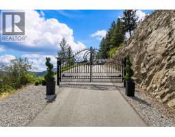 2pc Bathroom - 4618 Ponderosa Drive, Peachland, BC V0H1X5 Photo 6