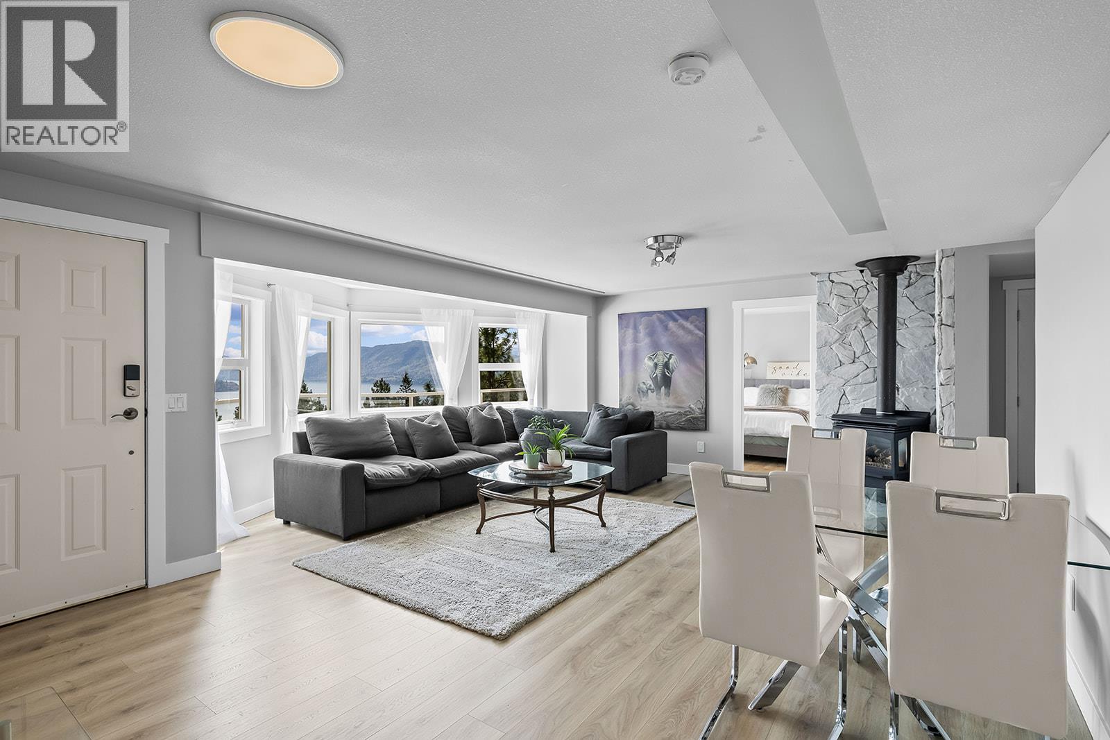 4618 Ponderosa Drive, Peachland