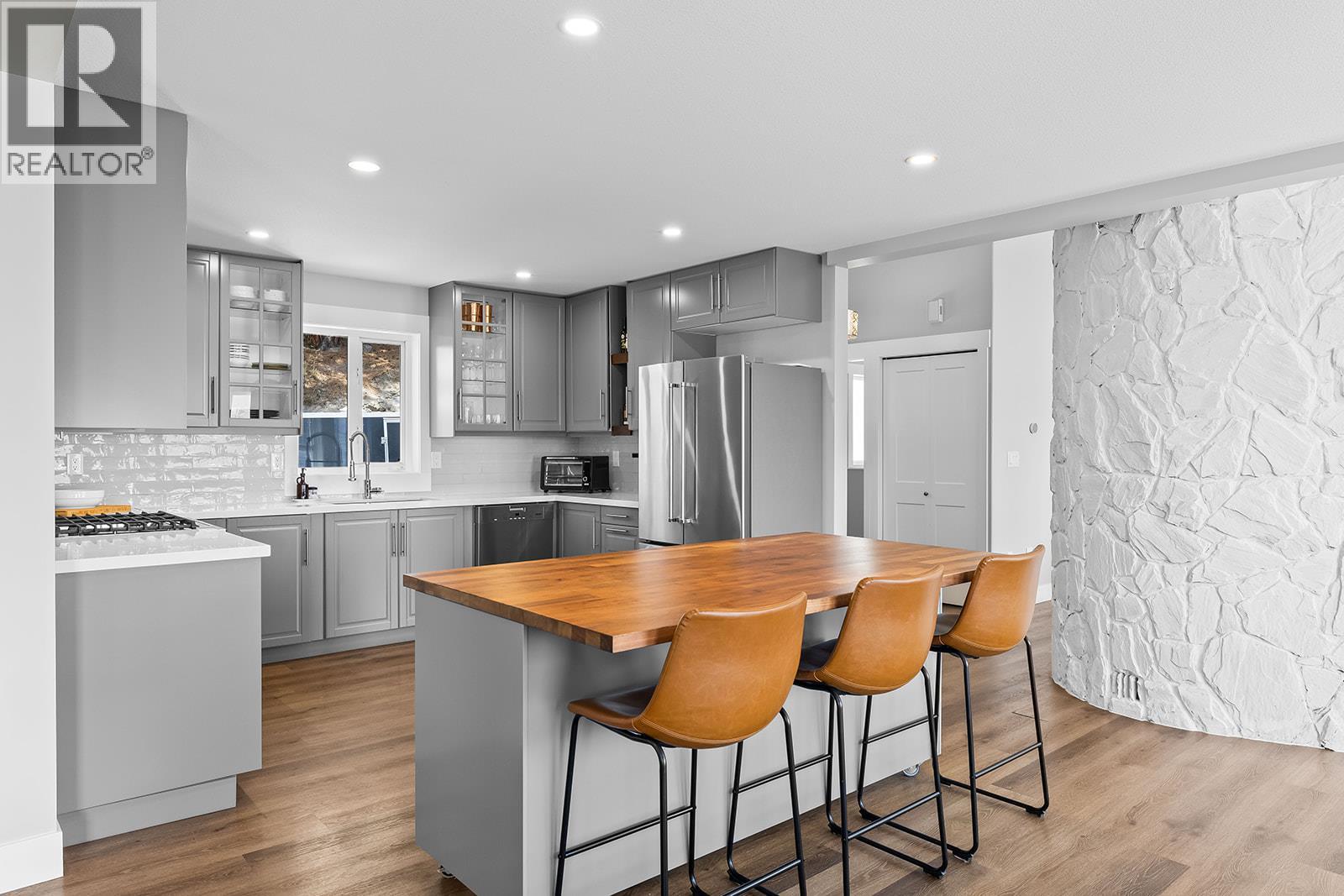 4618 Ponderosa Drive, Peachland