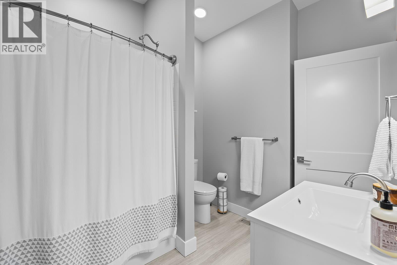 4618 Ponderosa Drive, Peachland