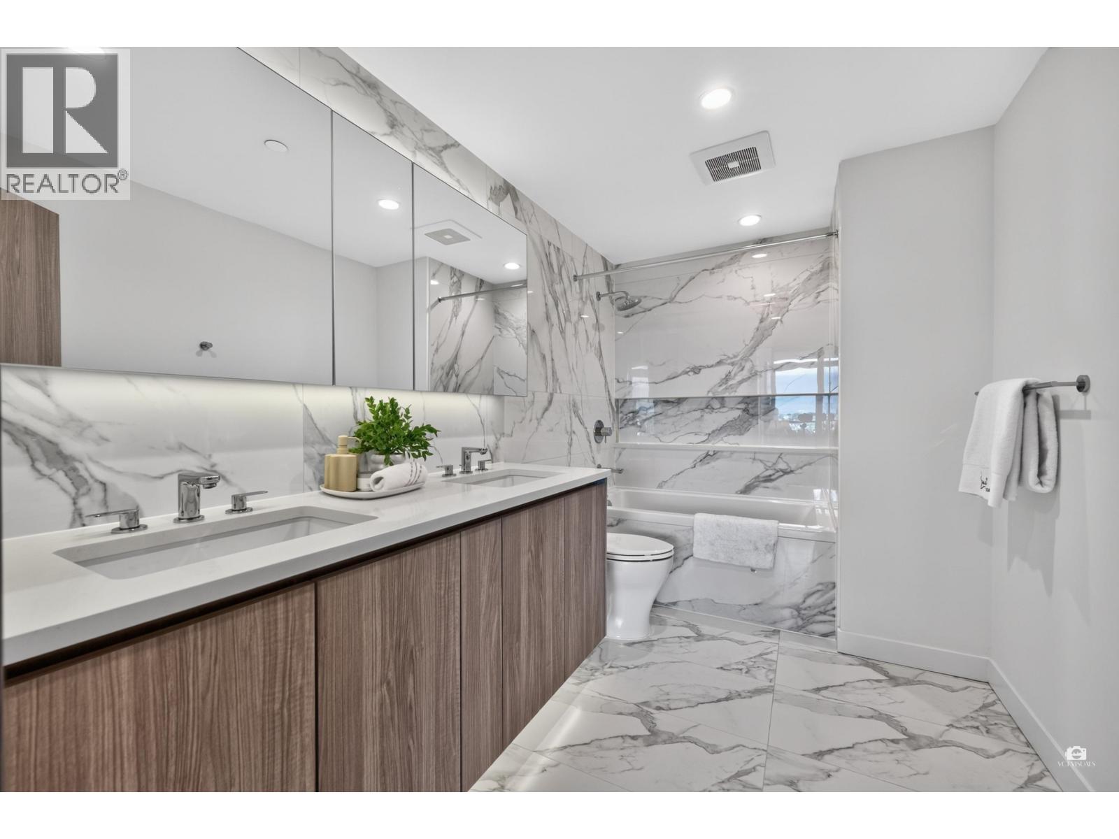 1403 4880 LOUGHEED HIGHWAY, Burnaby