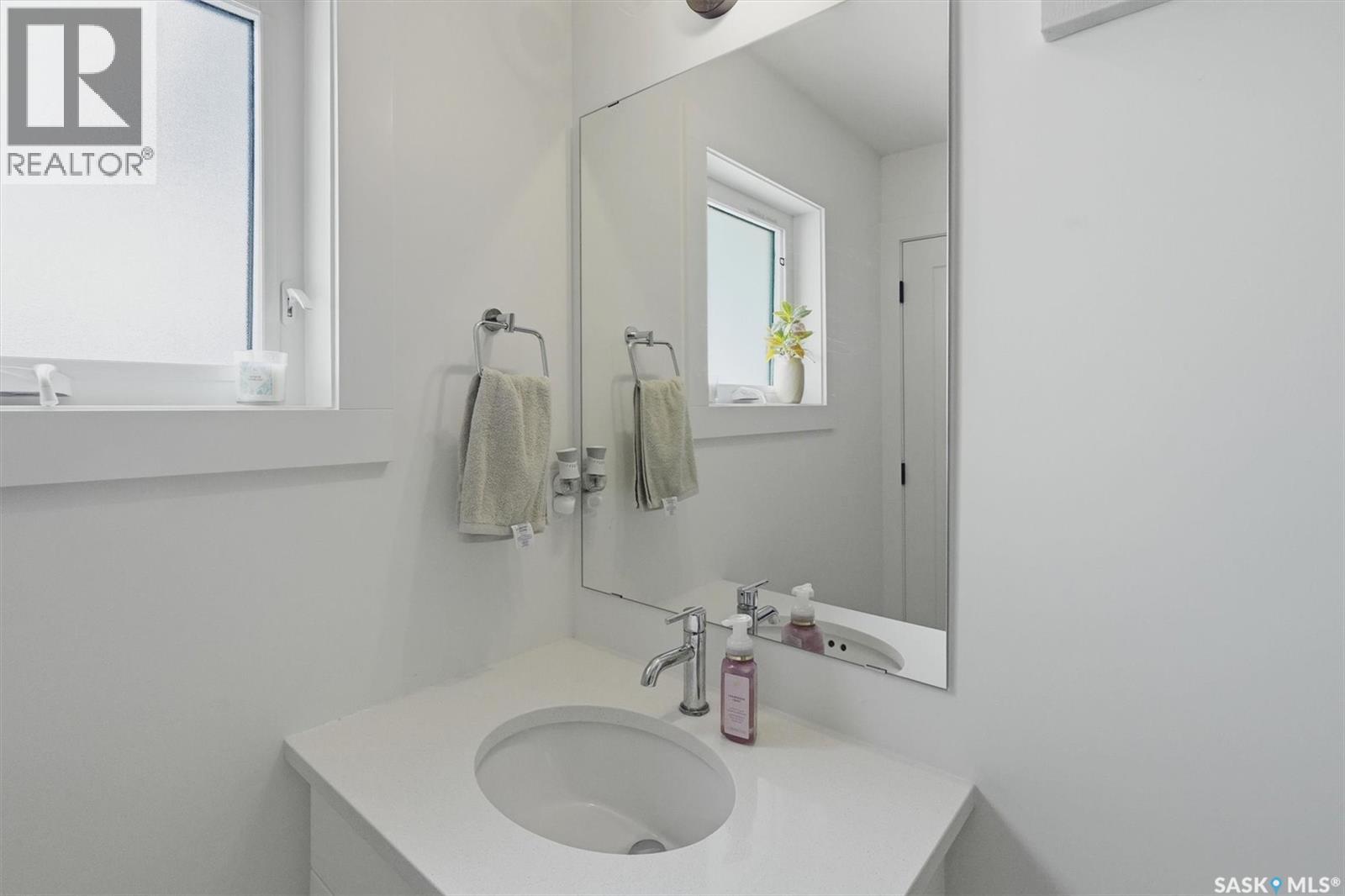 #149 Rosewood BOULEVARD E - 20