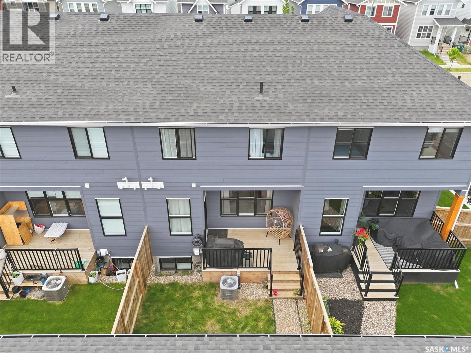 #149 Rosewood BOULEVARD E - 3