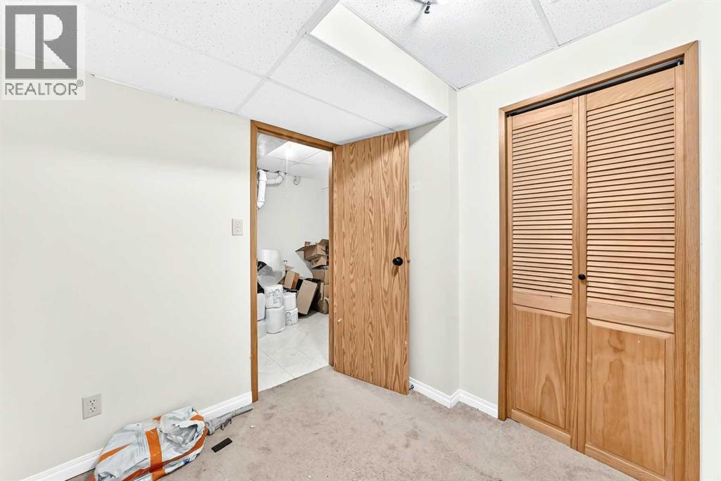 454 20 Avenue NW — photo 31