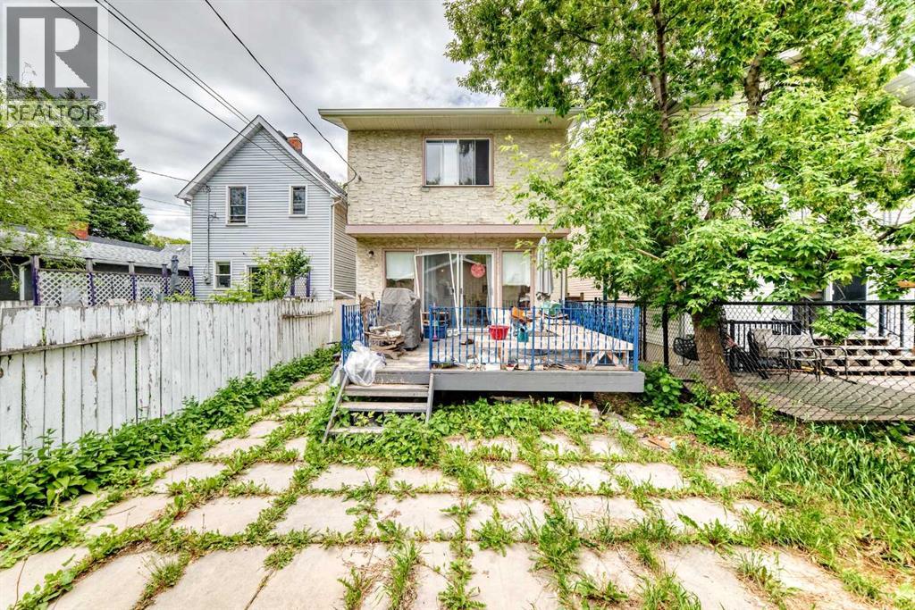 454 20 Avenue NW — photo 42