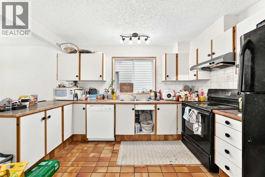 454 20 Avenue NW — photo 8