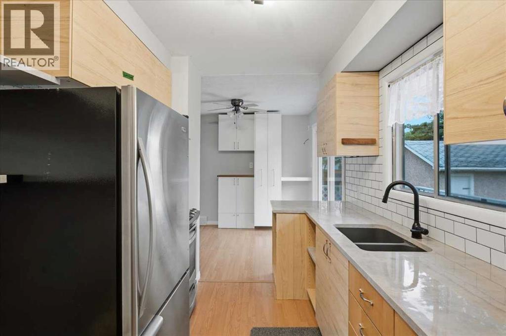 4408 8 Avenue SW — photo 15