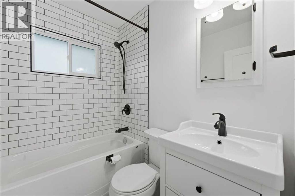 4408 8 Avenue SW — photo 17