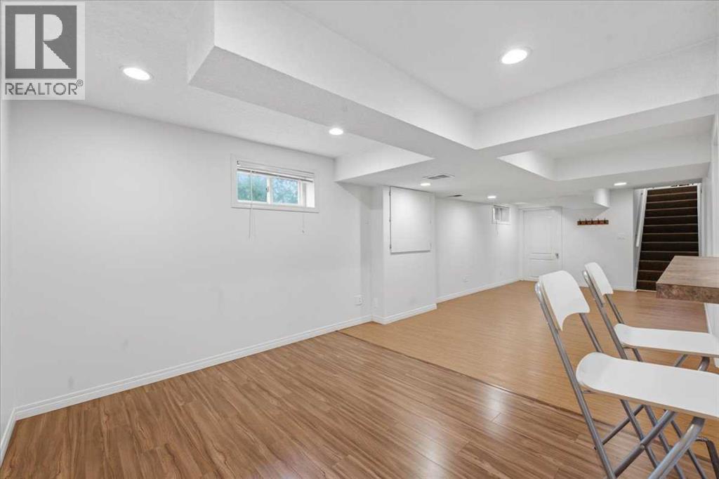 4408 8 Avenue SW — photo 28
