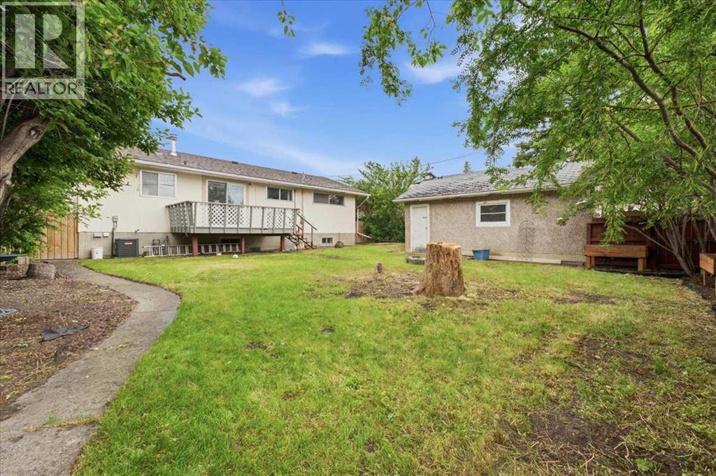4408 8 Avenue SW — photo 38