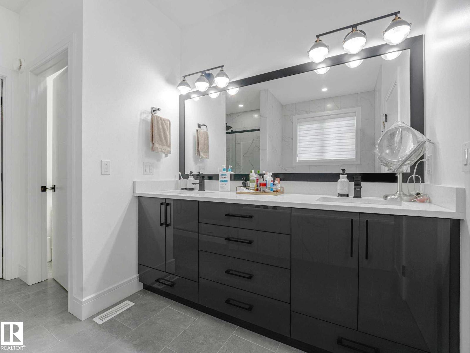 6607 53 AV — photo 44