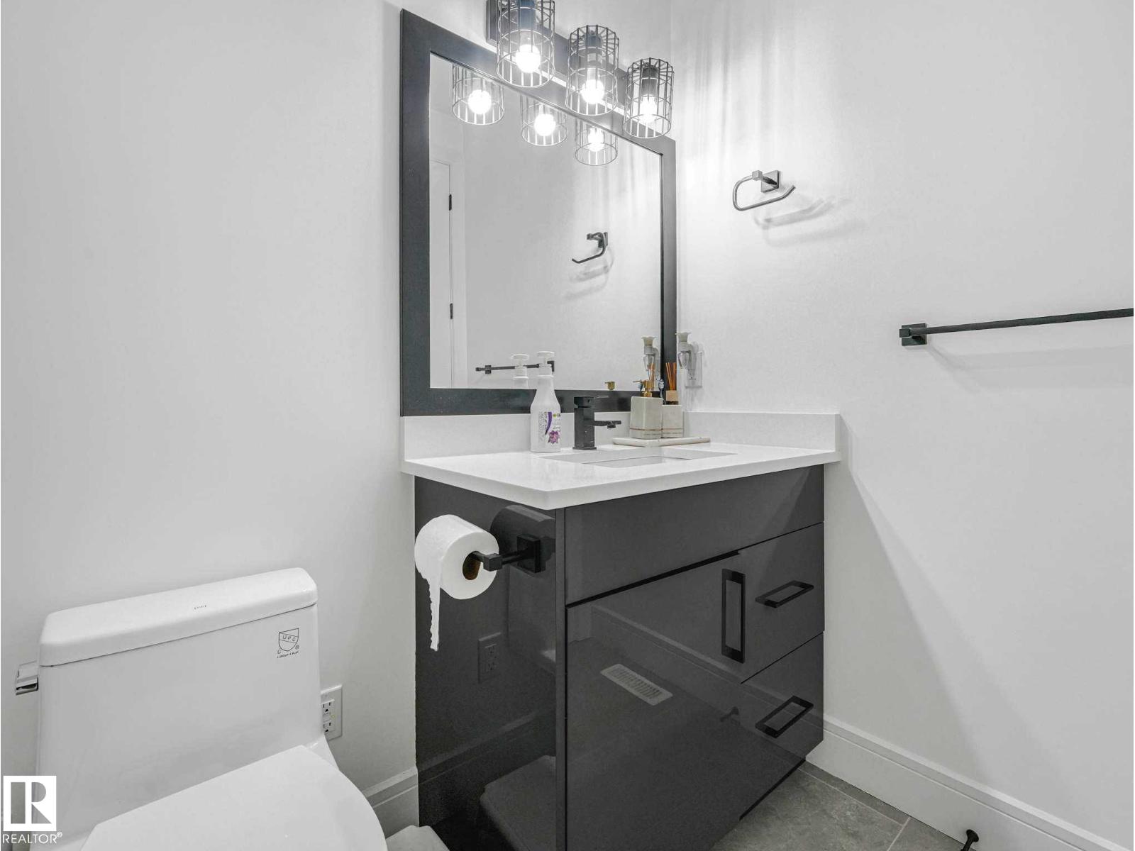 6607 53 AV — photo 61