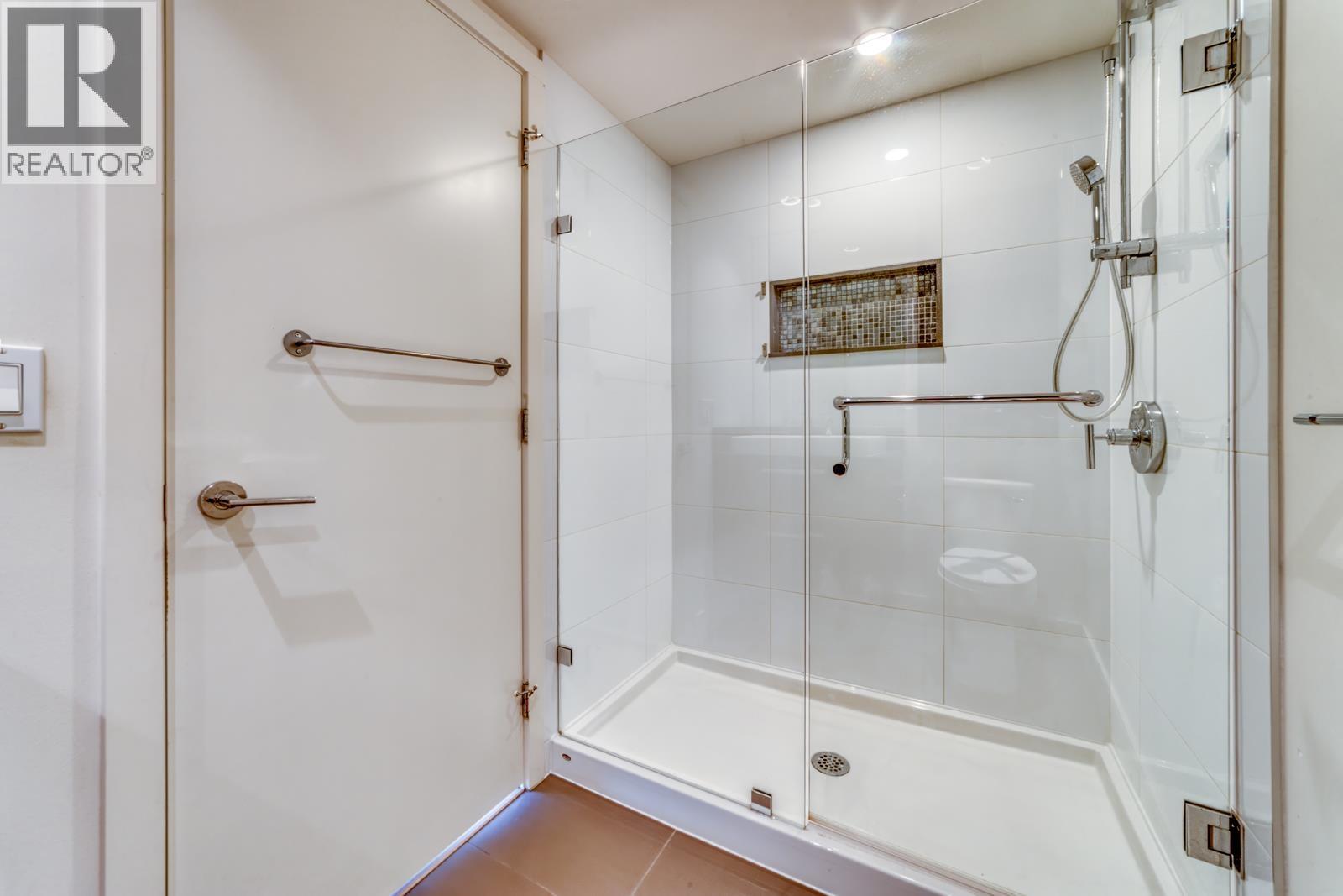 1305 3007 GLEN DRIVE, Coquitlam