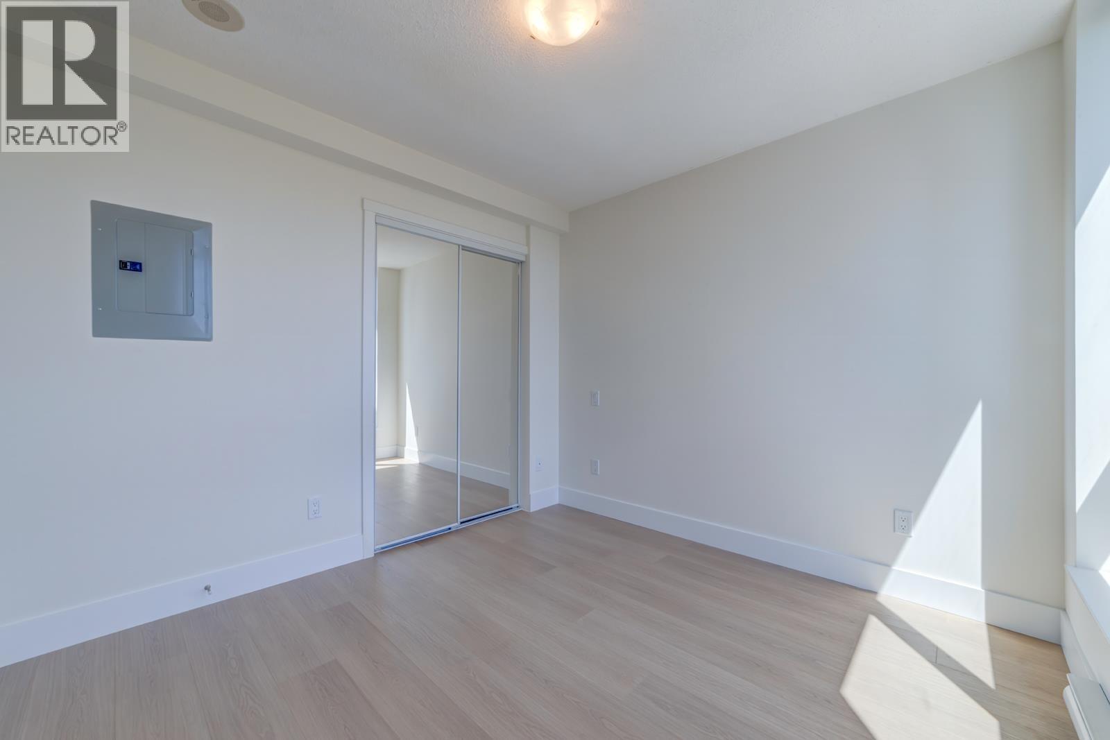 1305 3007 GLEN DRIVE, Coquitlam