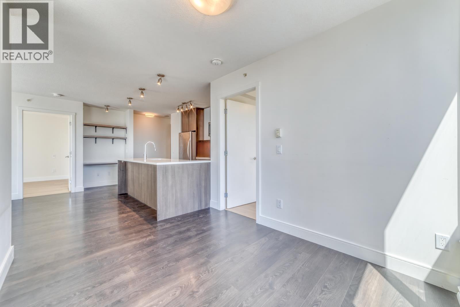 1305 3007 GLEN DRIVE, Coquitlam