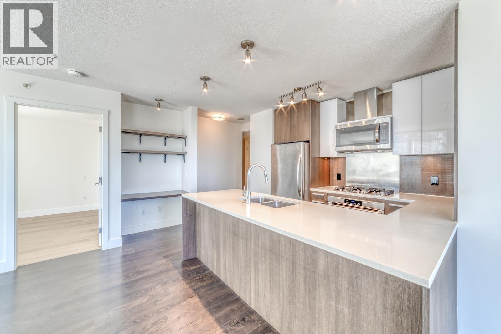 1305 3007 GLEN DRIVE, Coquitlam