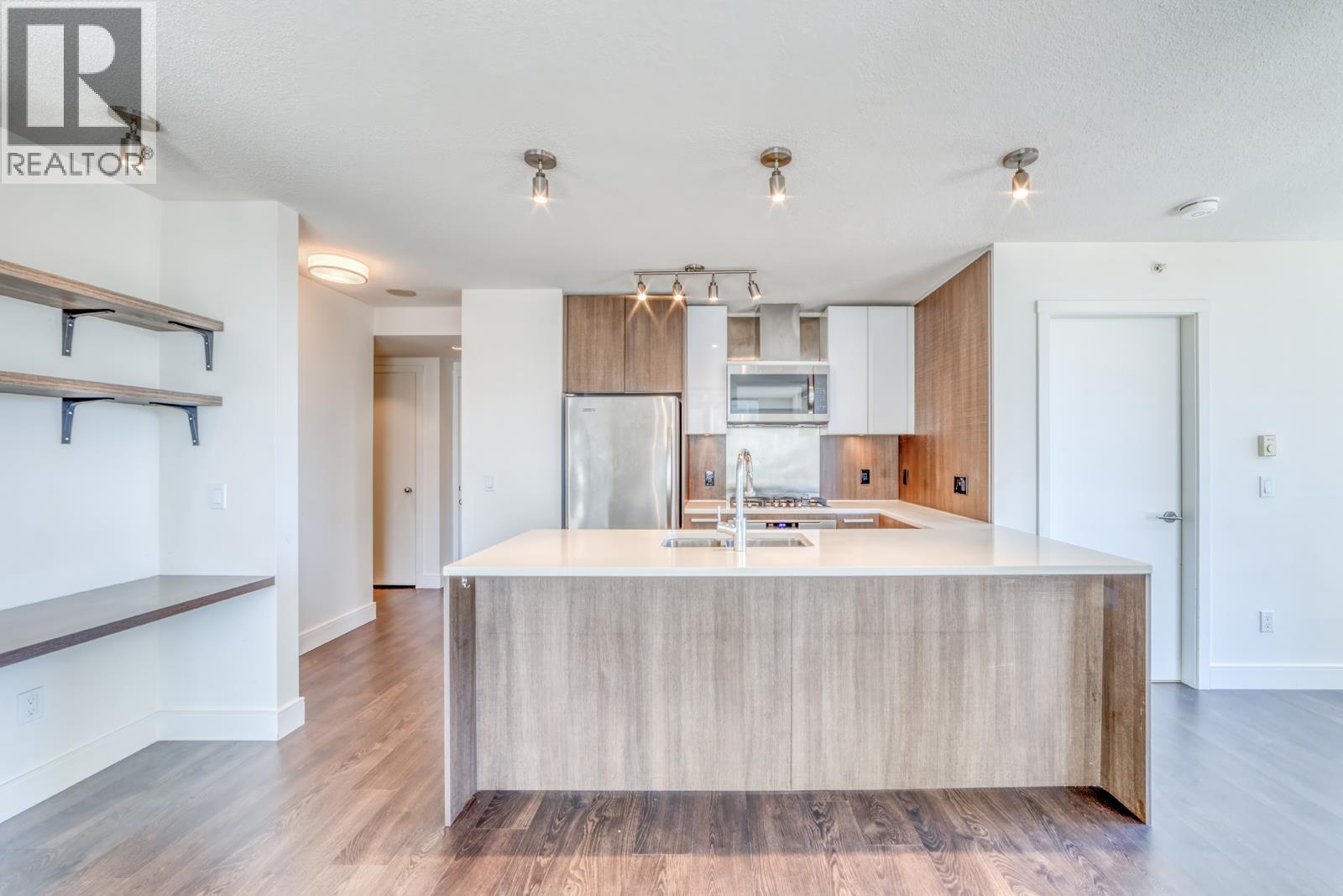 1305 3007 GLEN DRIVE, Coquitlam