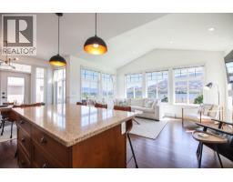 5pc Ensuite bath - 2450 Radio Tower Road Unit# 204, Oliver, BC V0H1T1 Photo 12