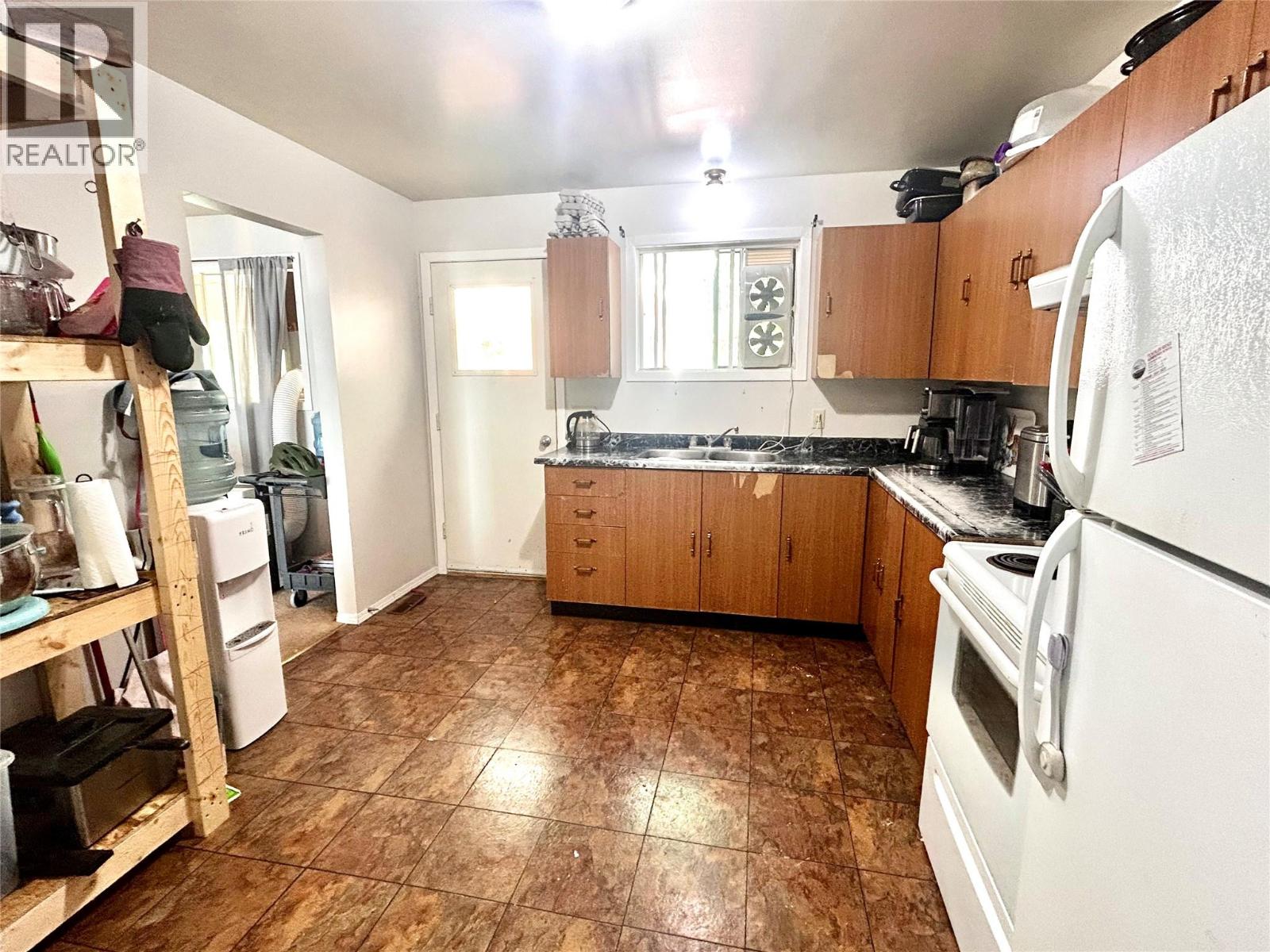 156 Gwillim Crescent - 3