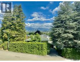 4920 Sardis Crescent, Burnaby, BC V5H3K3 Photo 28