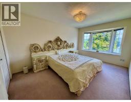 4920 Sardis Crescent, Burnaby, BC V5H3K3 Photo 19