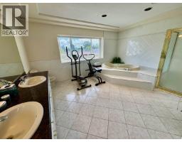4920 Sardis Crescent, Burnaby, BC V5H3K3 Photo 25
