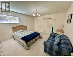 4920 Sardis Crescent, Burnaby, BC V5H3K3 Photo 33