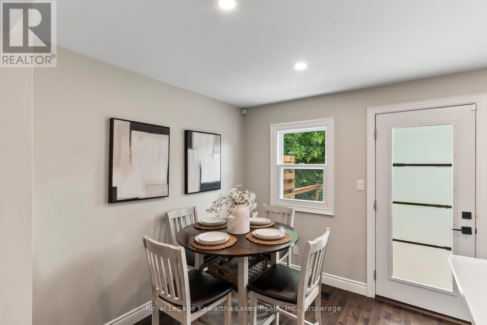 32 SIMCOE STREET - 13