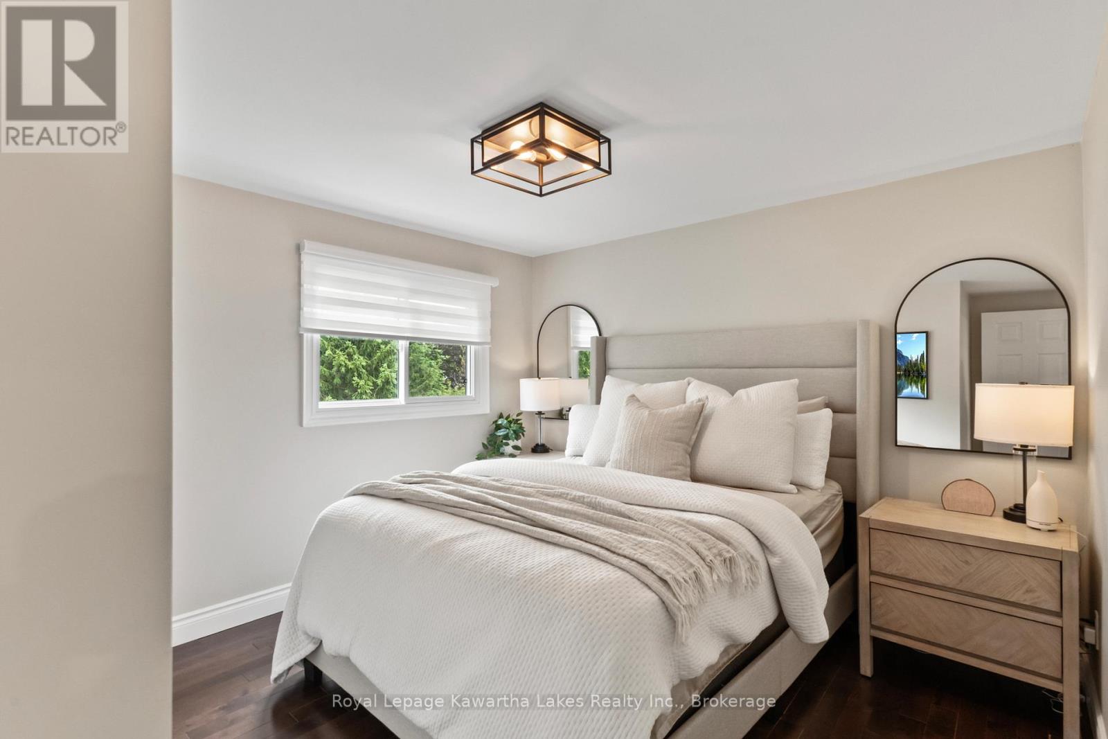 32 SIMCOE STREET - 21