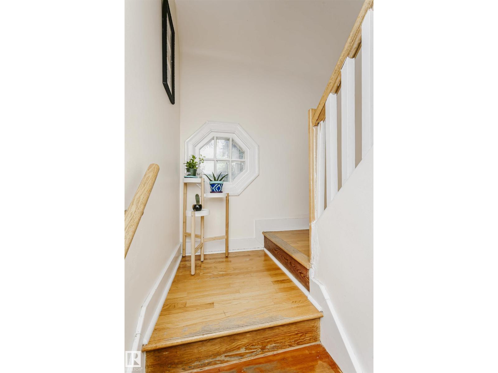 11105 81 AV NW — photo 16