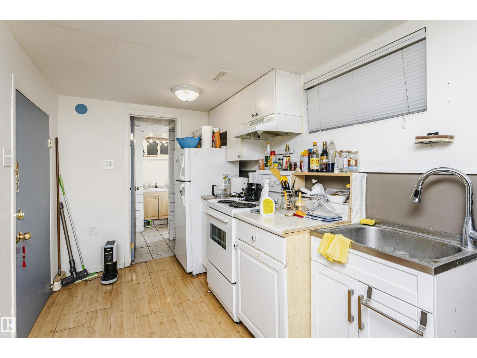 11105 81 AV NW — photo 23