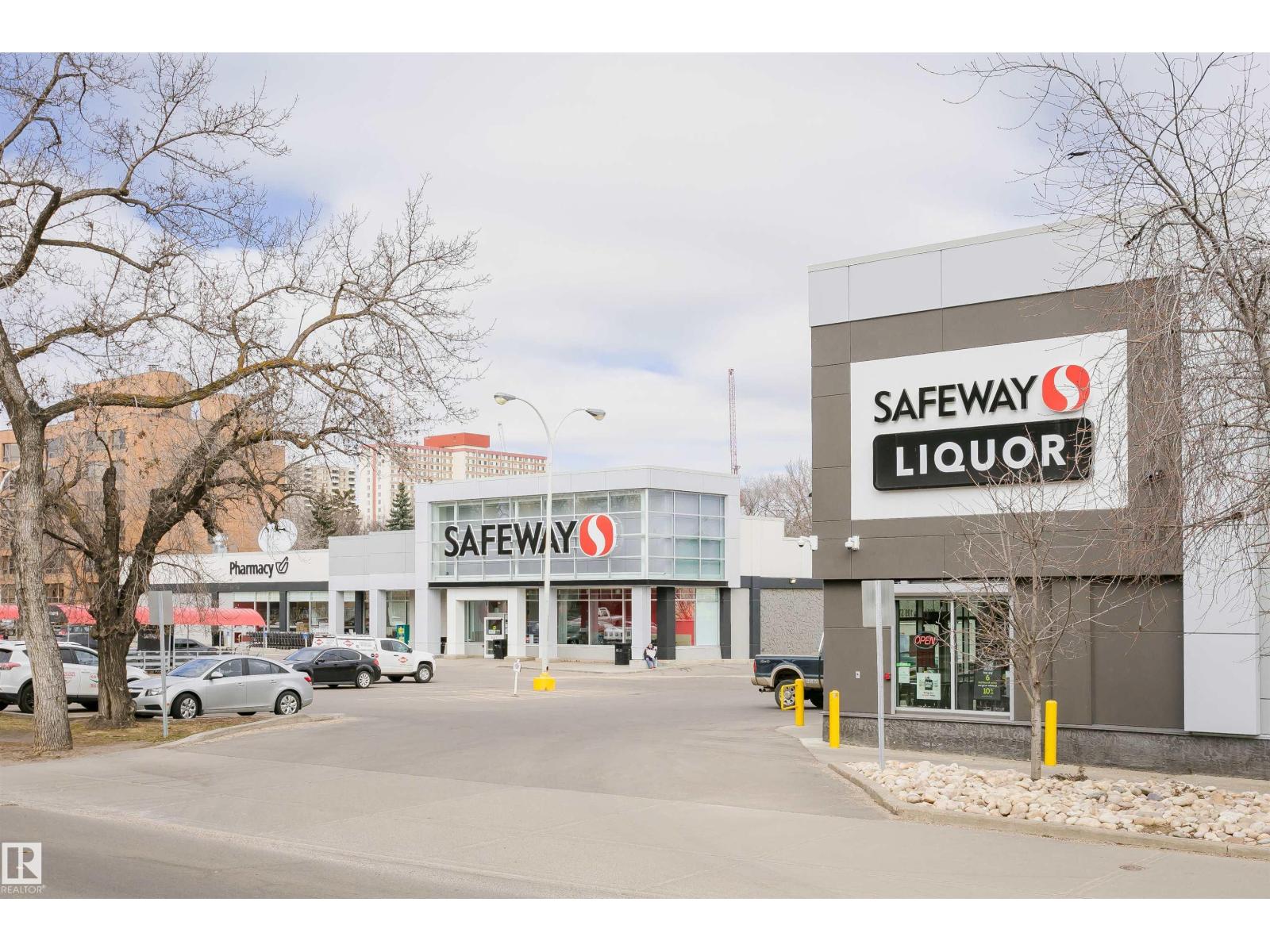 11105 81 AV NW — photo 35