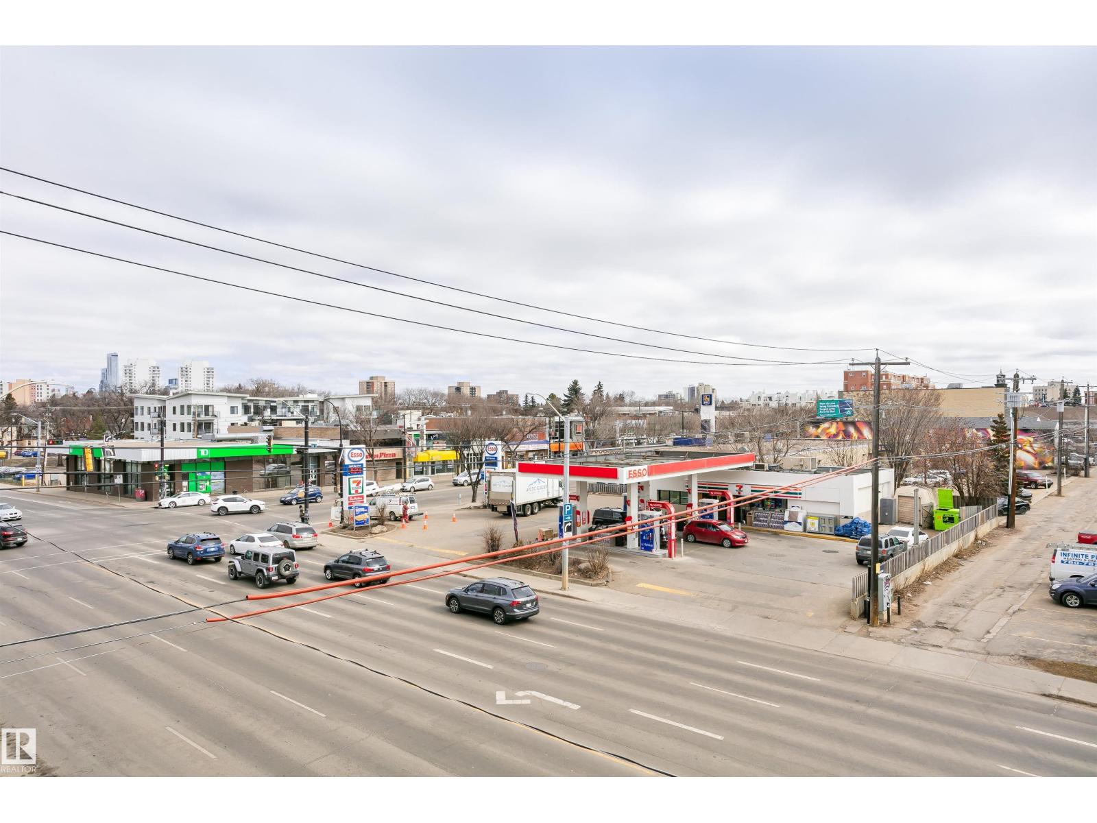 11105 81 AV NW — photo 36