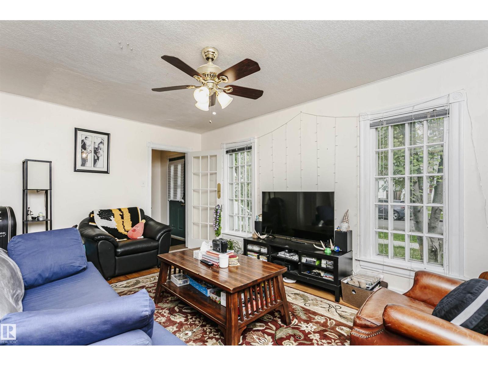 11105 81 AV NW — photo 7