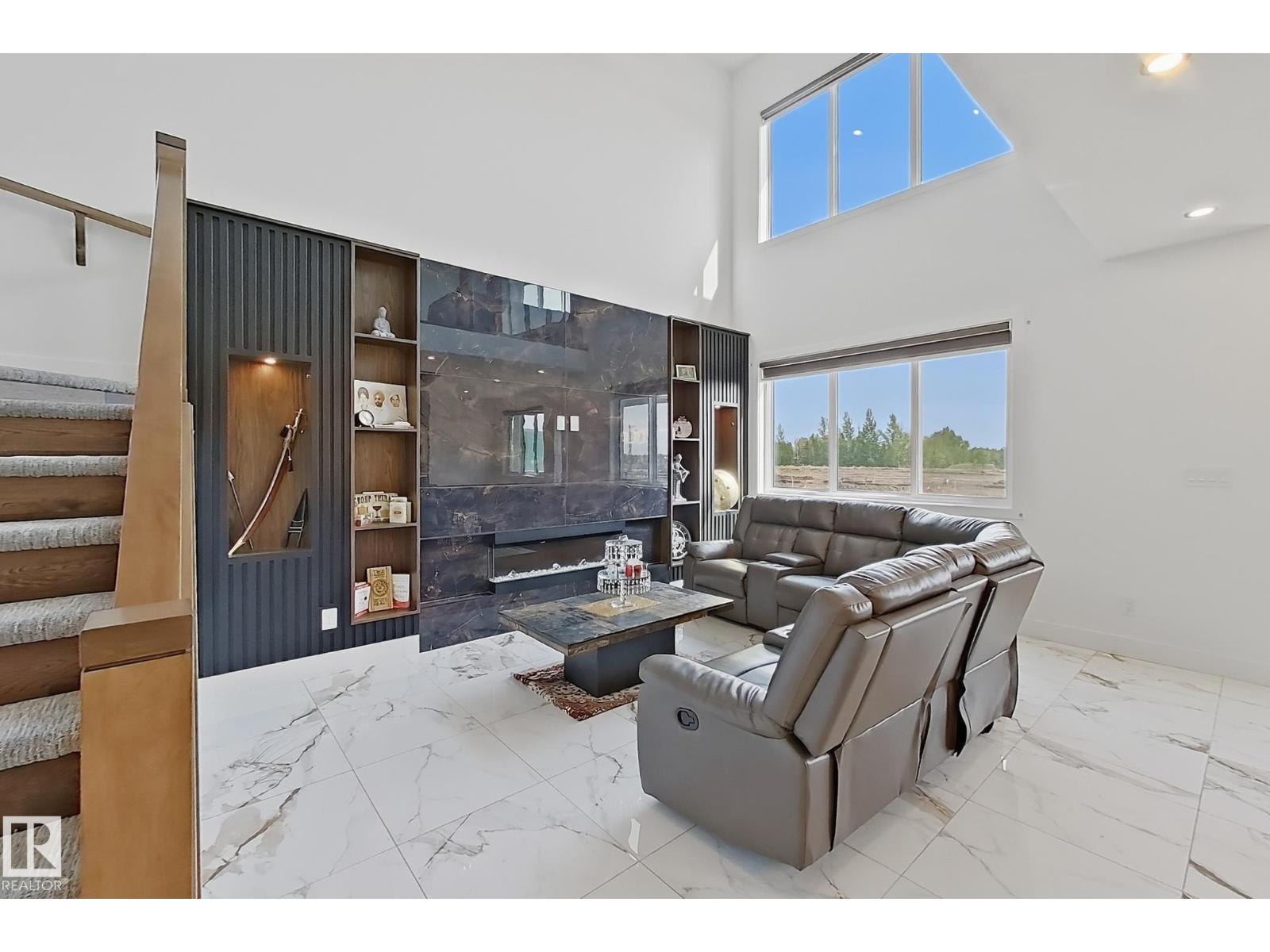 1837 63 AV NE - 18