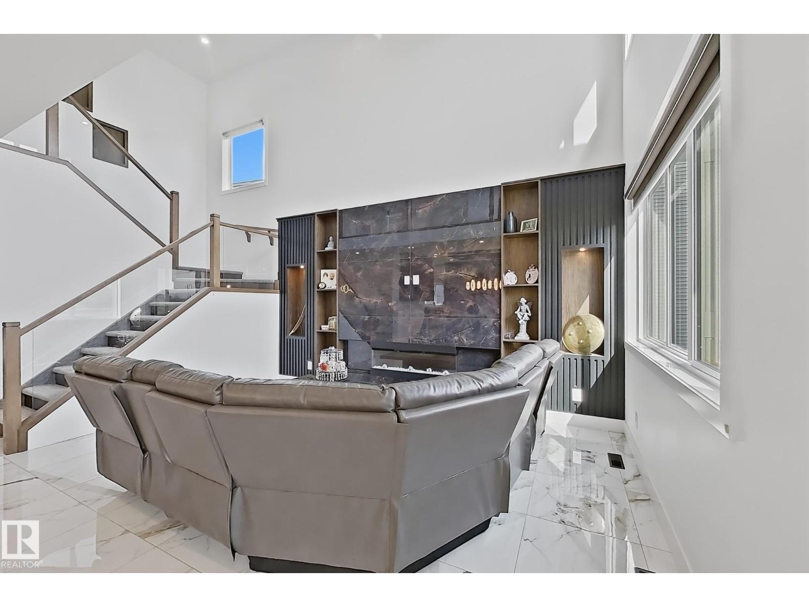 1837 63 AV NE - 19