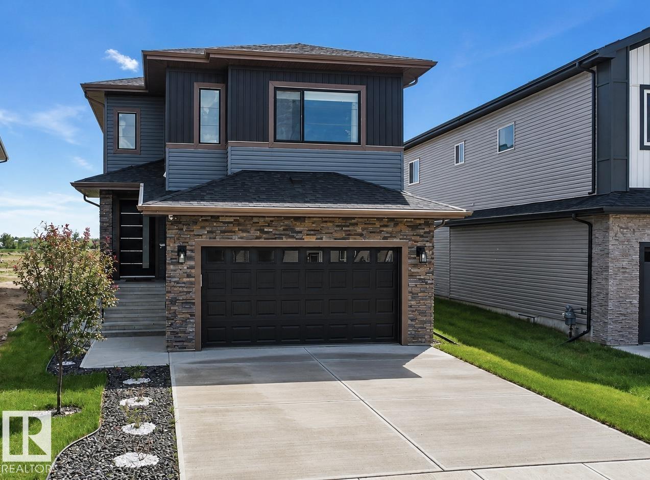 1837 63 AV NE - 3