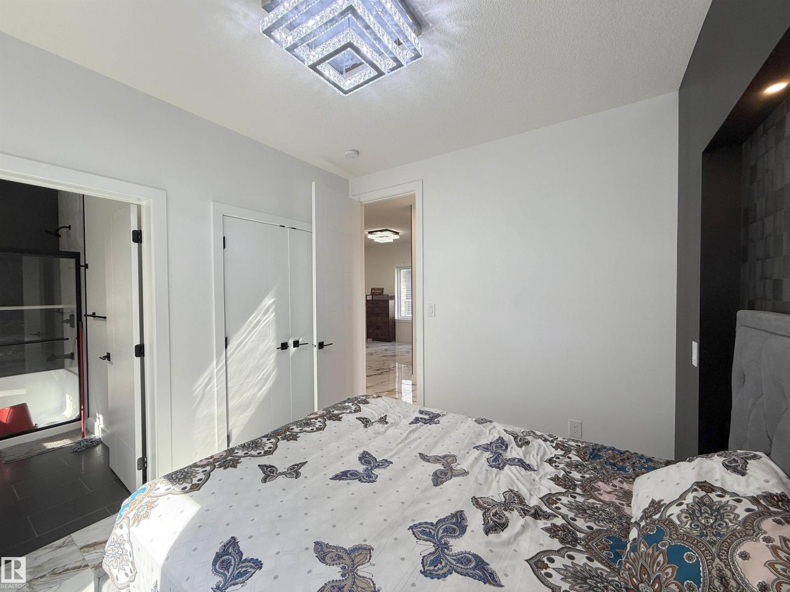 1837 63 AV NE - 33