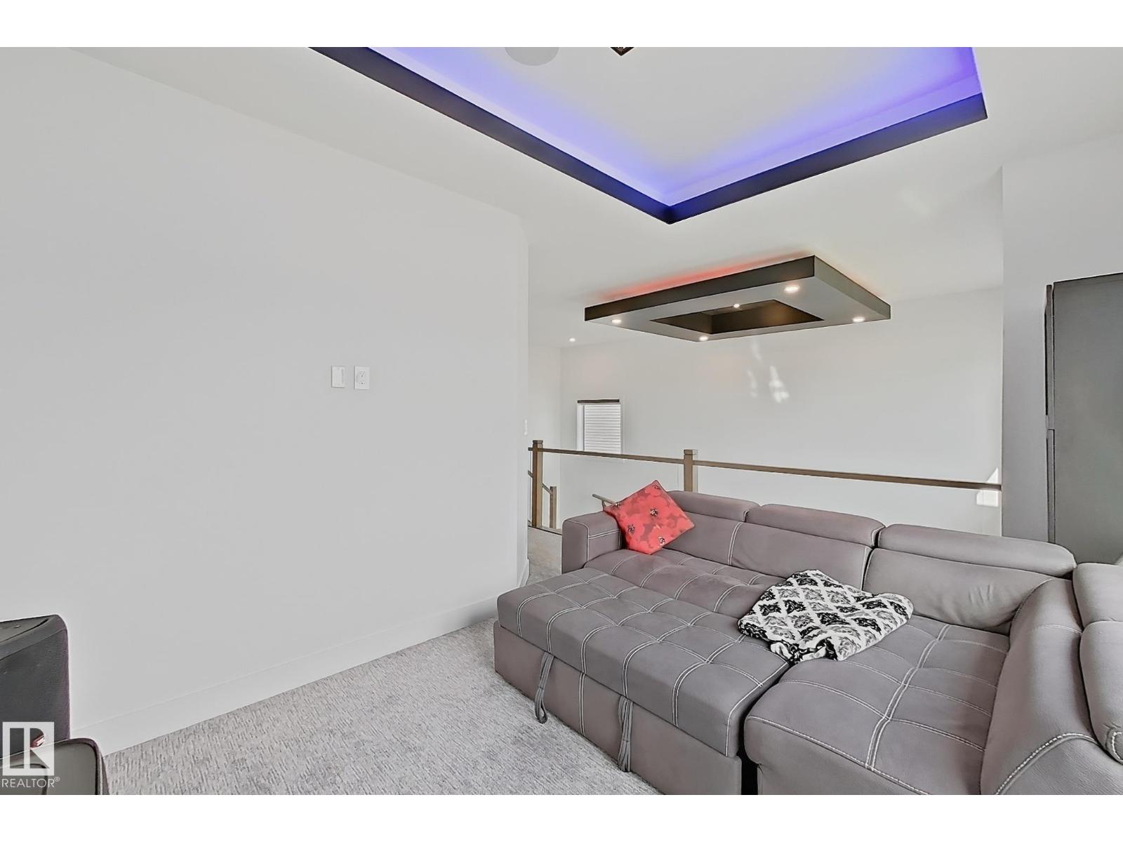 1837 63 AV NE - 37