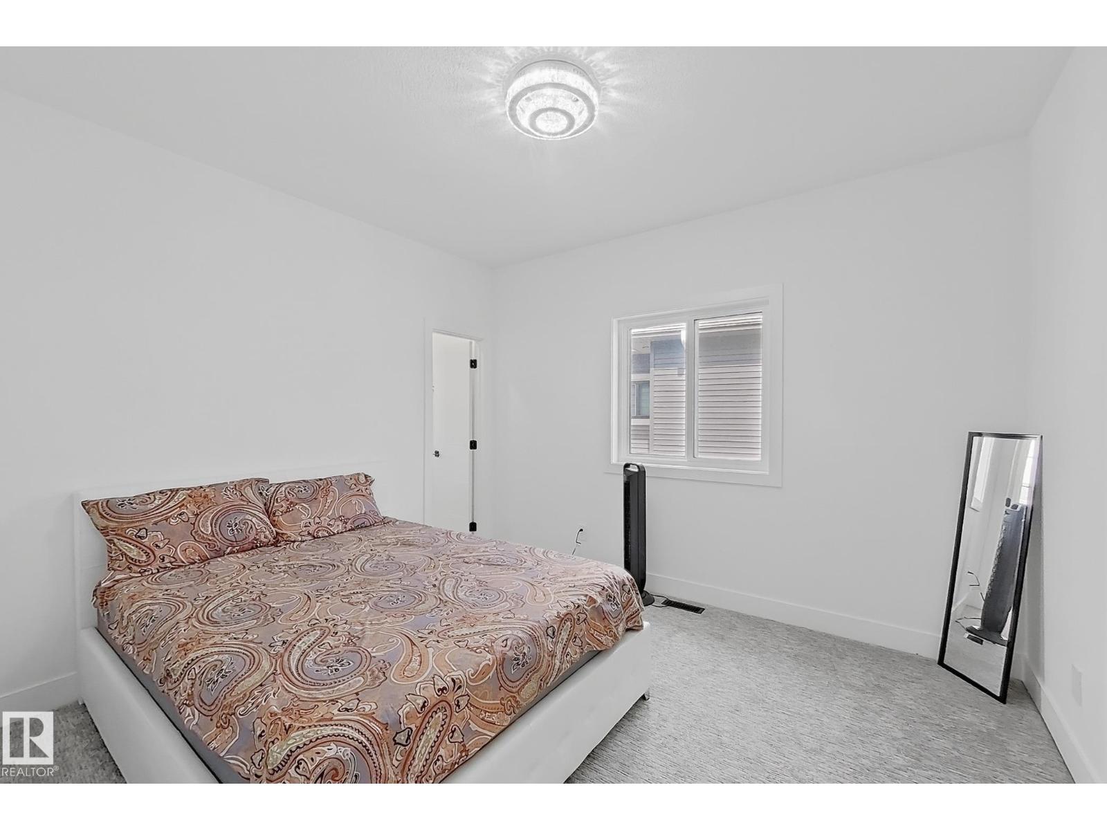1837 63 AV NE - 44