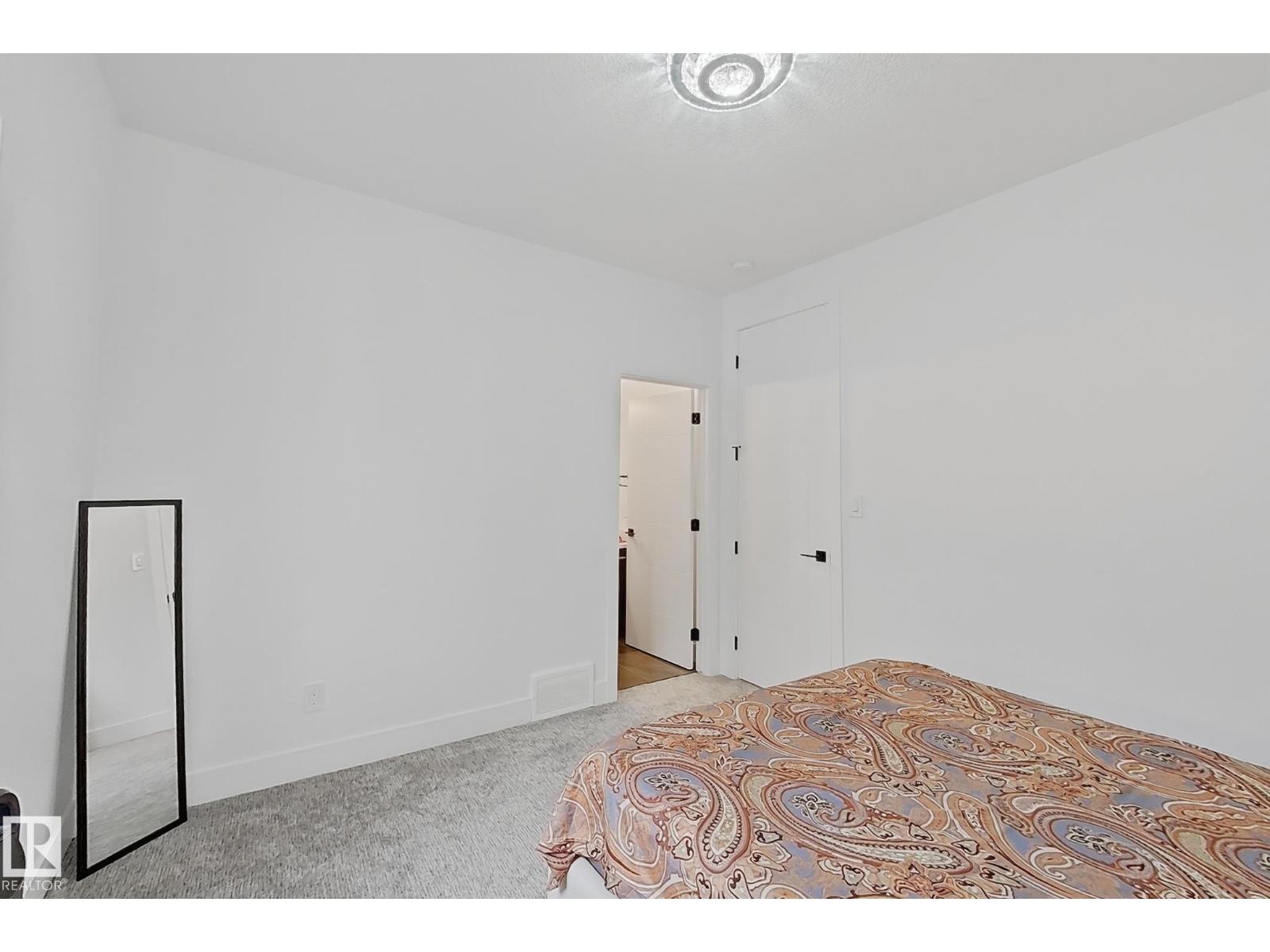 1837 63 AV NE - 45